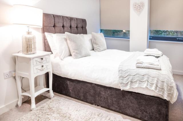 City Stay Apartments - Centro Милтън Кейнс Екстериор снимка