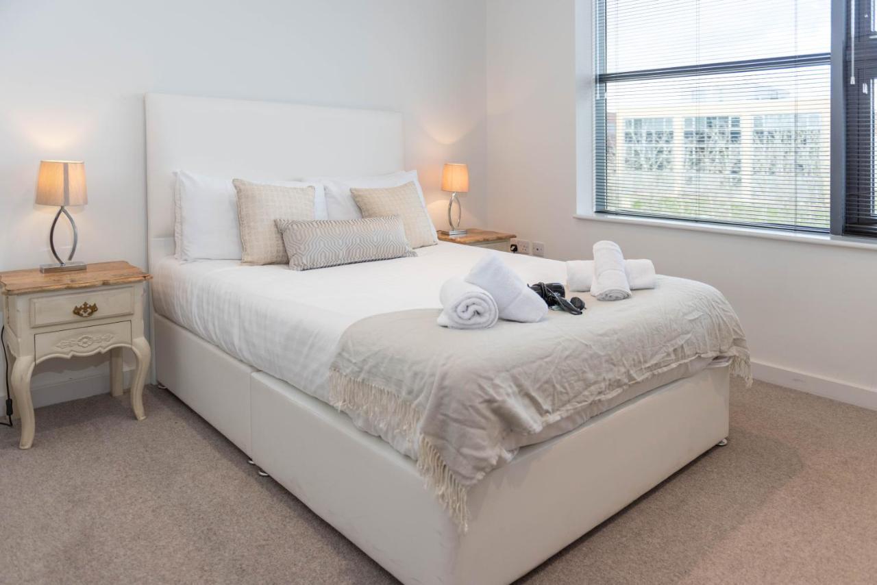 City Stay Apartments - Centro Милтън Кейнс Екстериор снимка
