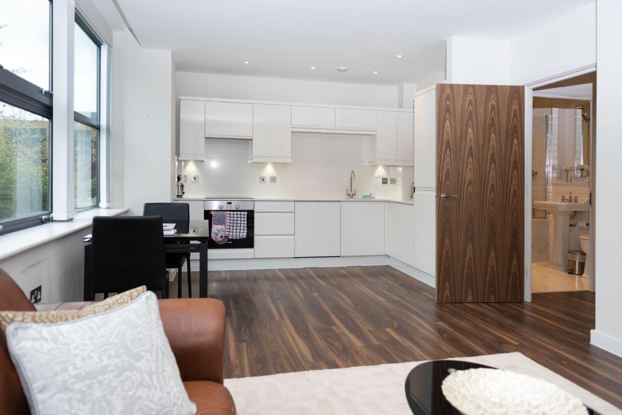 City Stay Apartments - Centro Милтън Кейнс Екстериор снимка