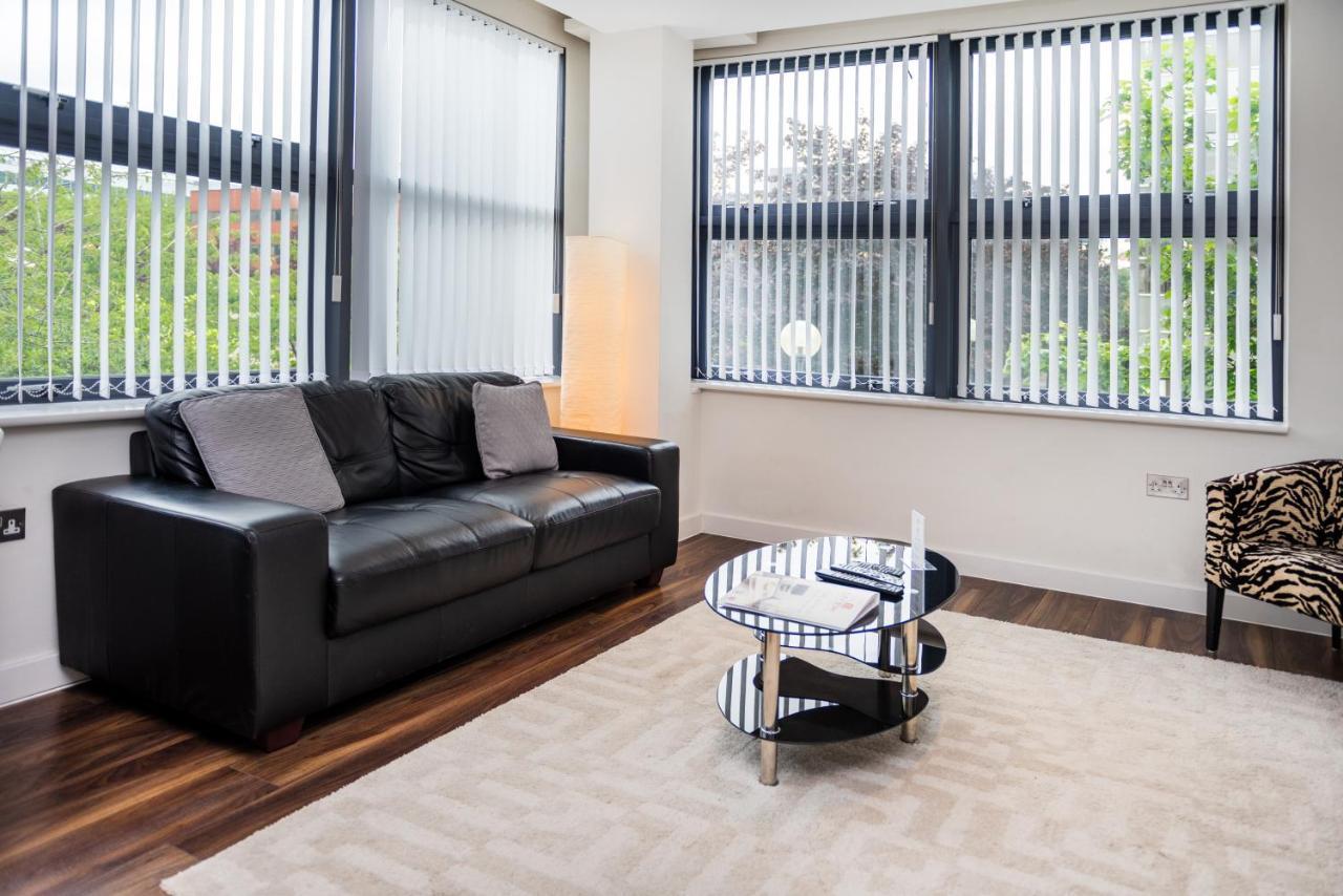 City Stay Apartments - Centro Милтън Кейнс Екстериор снимка
