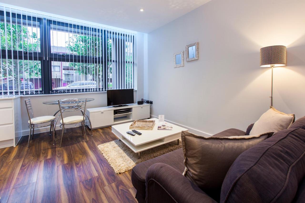 City Stay Apartments - Centro Милтън Кейнс Екстериор снимка