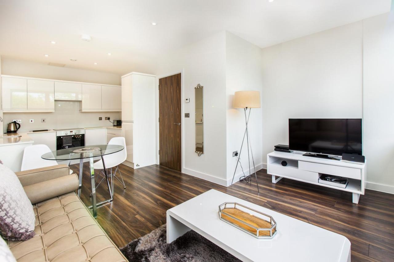 City Stay Apartments - Centro Милтън Кейнс Екстериор снимка