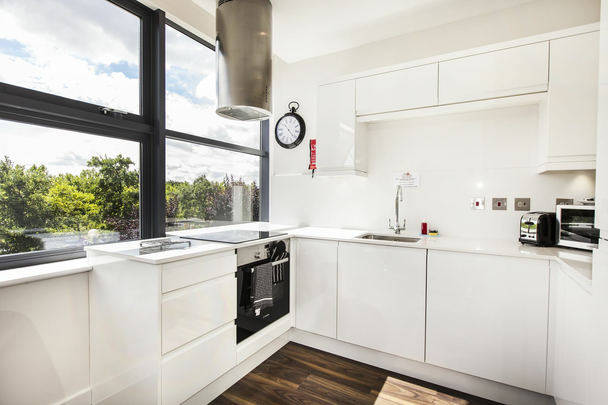 City Stay Apartments - Centro Милтън Кейнс Екстериор снимка